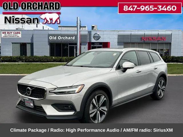 2025 Volvo V60 Cross Country Plus, B5 AWD Gas (mild hybrid) for sale in Skokie, IL