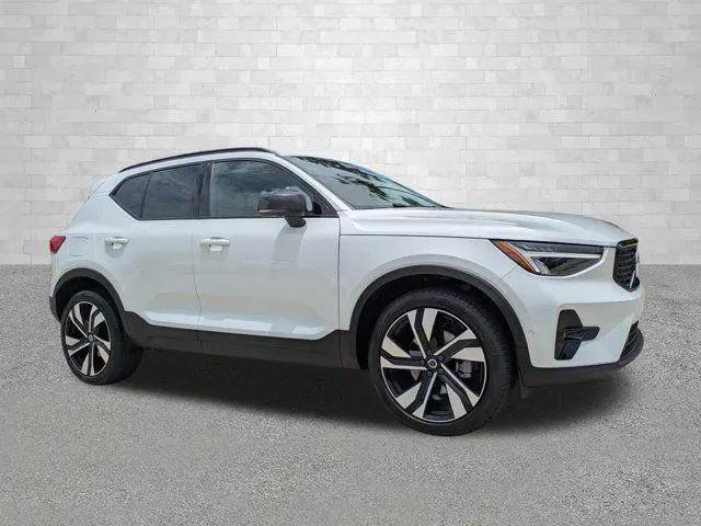 2023 Volvo XC40 B5 Plus Dark Theme for sale in Naples, FL