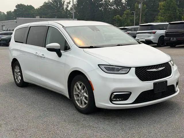 2023 Chrysler Pacifica Touring L for sale in Willow Grove, PA