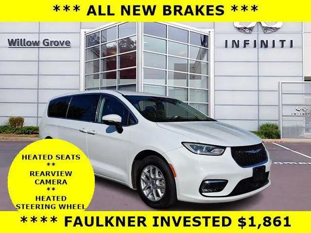 2023 Chrysler Pacifica Touring L for sale in Willow Grove, PA