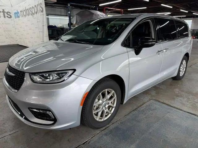 2024 Chrysler Pacifica Touring L for sale in Asbury Park, NJ