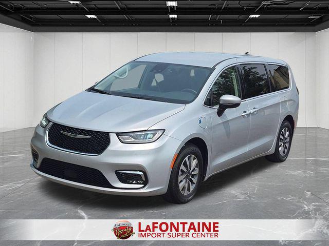 2023 Chrysler Pacifica Hybrid Touring L for sale in Dearborn, MI