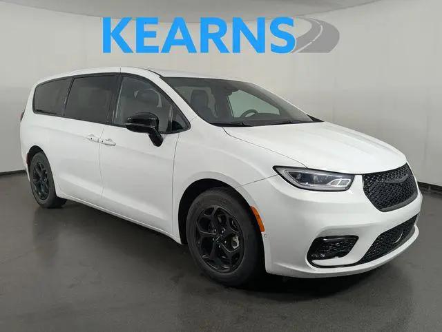 2024 Chrysler Pacifica Hybrid S Appearance Pkg for sale in Johnson Creek, WI