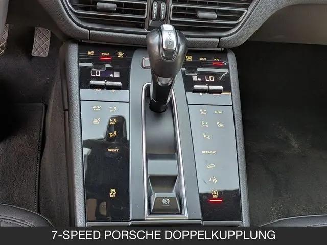 2023 Porsche Macan T