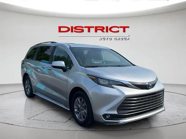 2025 Toyota Sienna XLE for sale in Temple Hills, MD