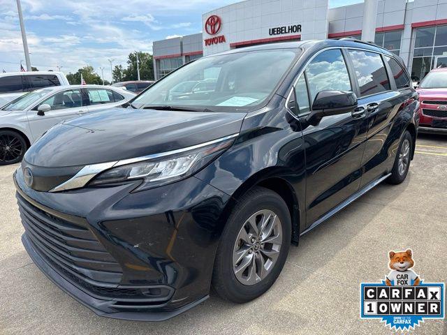 2023 Toyota Sienna LE for sale in Jasper, IN
