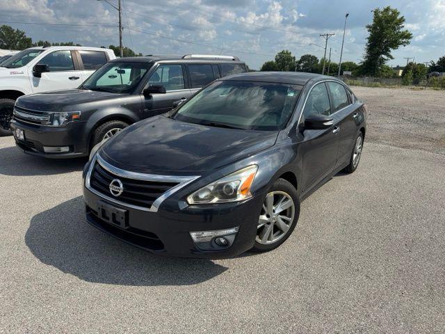 2013 Nissan Altima 2.5 SV for sale in Davenport, IA