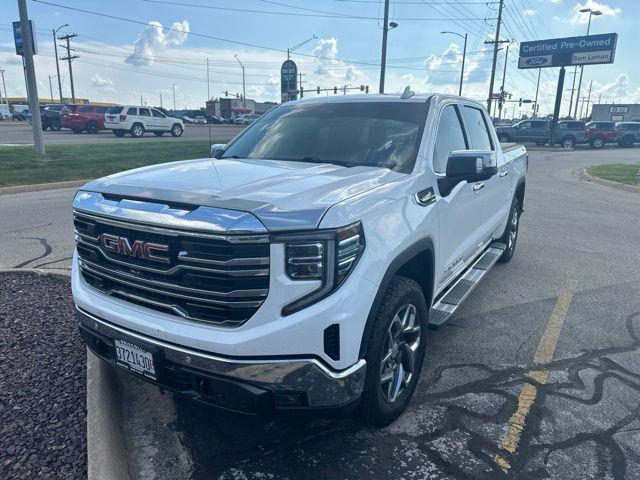 2022 GMC Sierra 1500 4WD Crew Cab Short Box SLT for sale in Bloomington, IL