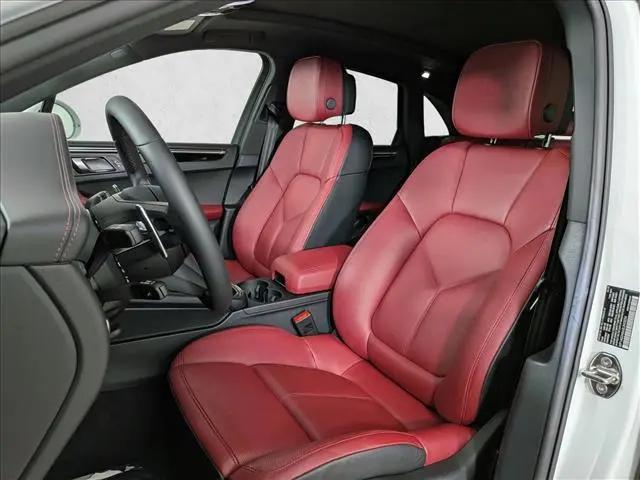 2025 Porsche Macan S
