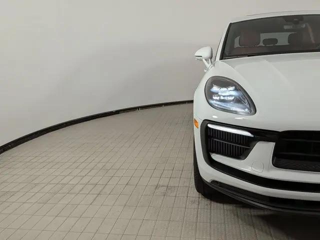 2025 Porsche Macan S