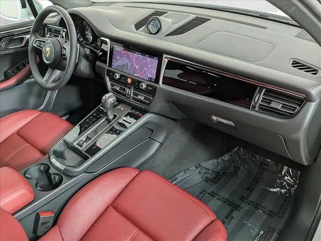 2025 Porsche Macan S
