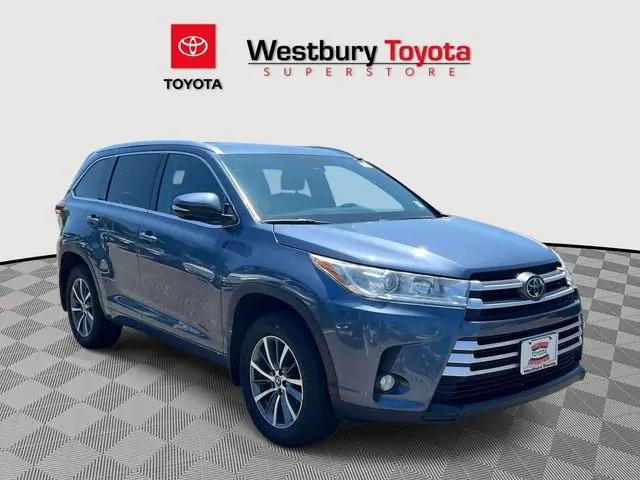 2017 Toyota Highlander XLE for sale in Westbury, NY