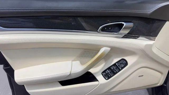 2016 Porsche Panamera 4