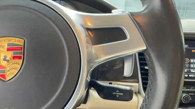 2016 Porsche Panamera 4