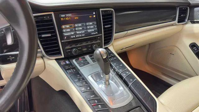 2016 Porsche Panamera 4