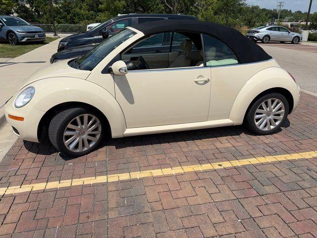 2008 Volkswagen New Beetle SE for sale in Libertyville, IL