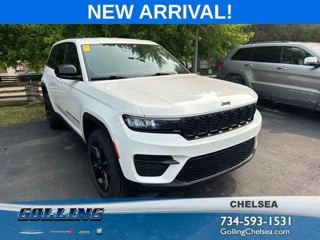 2023 Jeep Grand Cherokee Altitude 4x4 for sale in Chelsea, MI