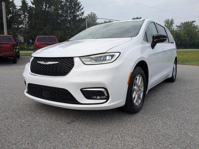 2024 Chrysler Pacifica Touring L for sale in Demotte, IN