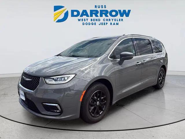 2021 Chrysler Pacifica Touring L for sale in West Bend, WI