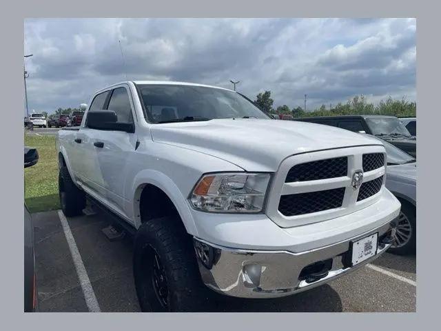 2018 Ram 1500 SLT for sale in Fowlerville, MI