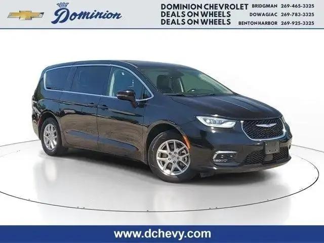 2024 Chrysler Pacifica Touring L for sale in Benton Harbor, MI