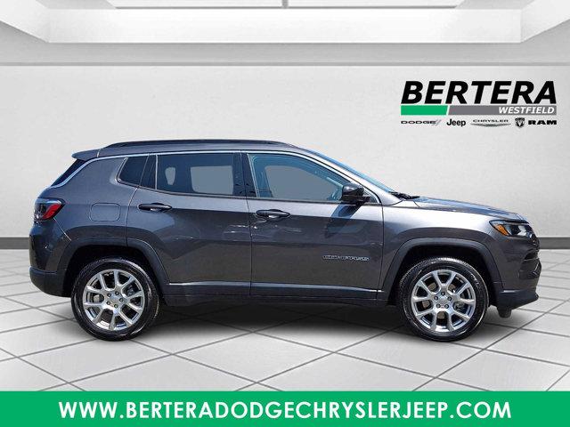 2022 Jeep Compass Latitude Lux 4x4
