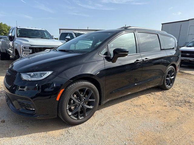 2025 Chrysler Pacifica Limited for sale in Whitesboro, TX