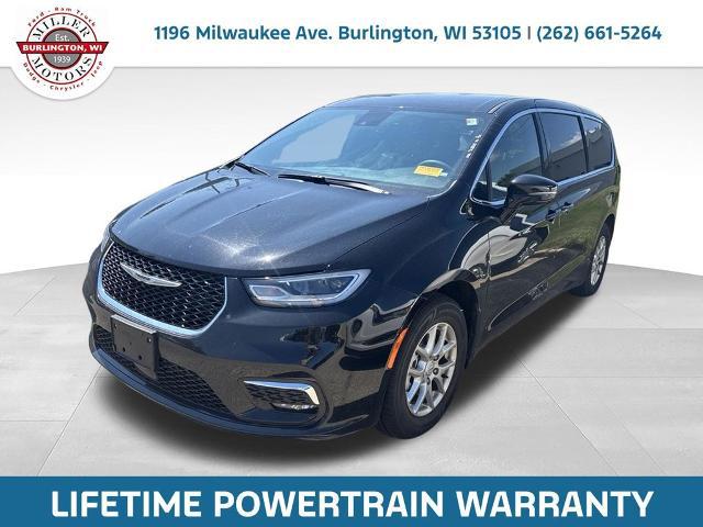 2026 Chrysler Pacifica Select for sale in Burlington, WI