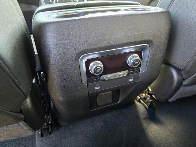2024 GMC Yukon 4WD SLT