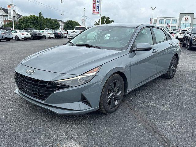 2022 Hyundai Elantra SEL 2022 Hyundai Elantra SEL