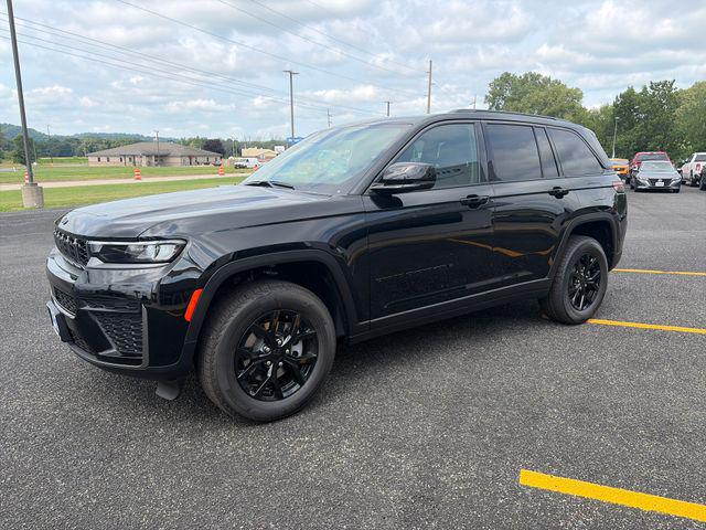 2026 Jeep Grand Cherokee Altitude 4x4 for sale in Prairie du Chien, WI