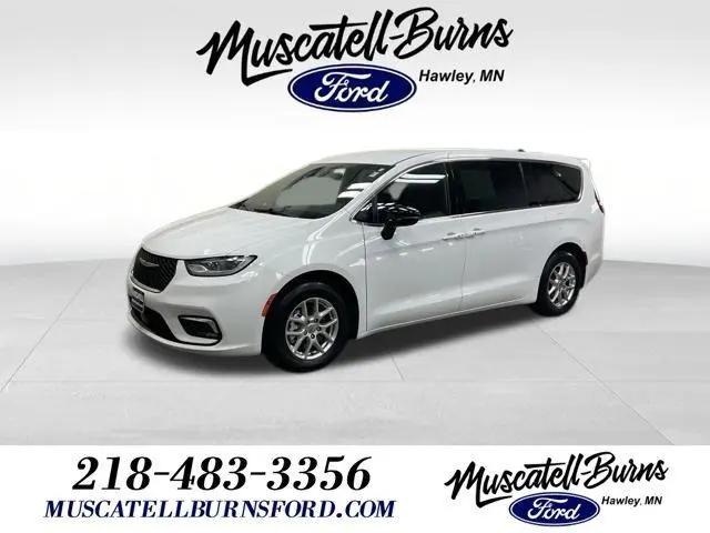 2025 Chrysler Pacifica Select for sale in Hawley, MN