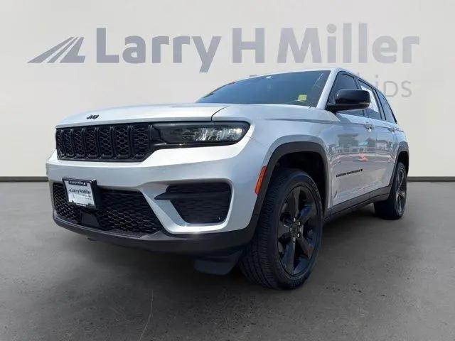 2022 Jeep Grand Cherokee Altitude 4x4 for sale in Aurora, CO