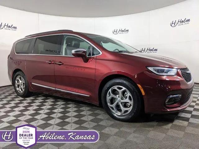 2022 Chrysler Pacifica Limited for sale in Abilene, KS