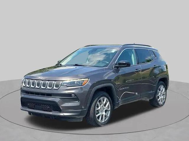 2022 Jeep Compass Latitude Lux 4x4 for sale in Indianapolis, IN
