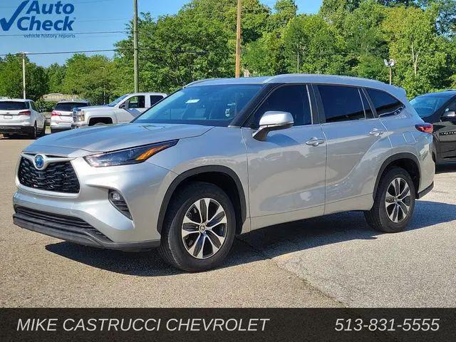 2023 Toyota Highlander Hybrid XLE for sale in Milford, OH