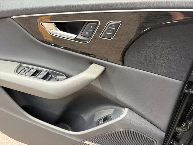 2021 Audi Q8 Premium Plus 55 TFSI quattro Tiptronic