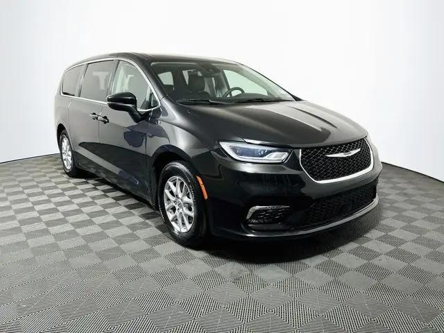 2023 Chrysler Pacifica Touring L for sale in Memphis, TN