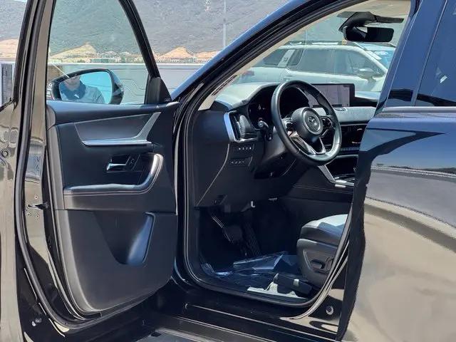2025 Mazda CX-70 Premium Package