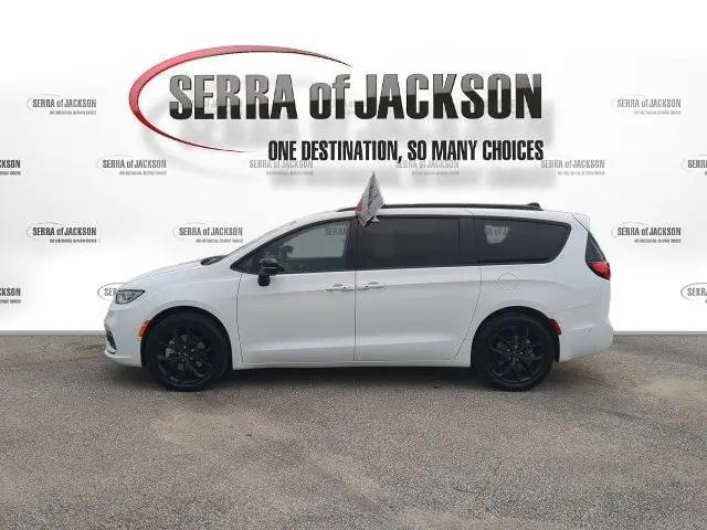 2024 Chrysler Pacifica Limited AWD