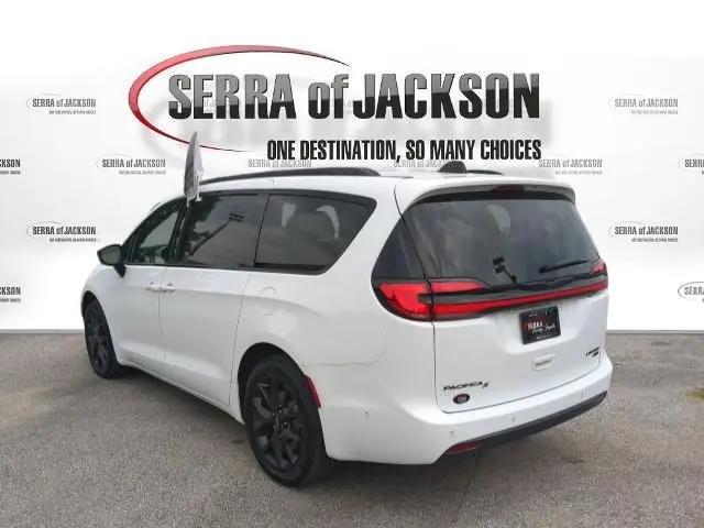 2024 Chrysler Pacifica Limited AWD
