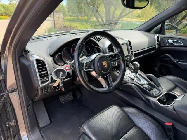 2016 Porsche Cayenne Cayenne