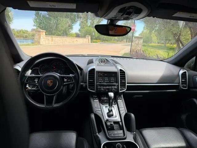 2016 Porsche Cayenne Cayenne