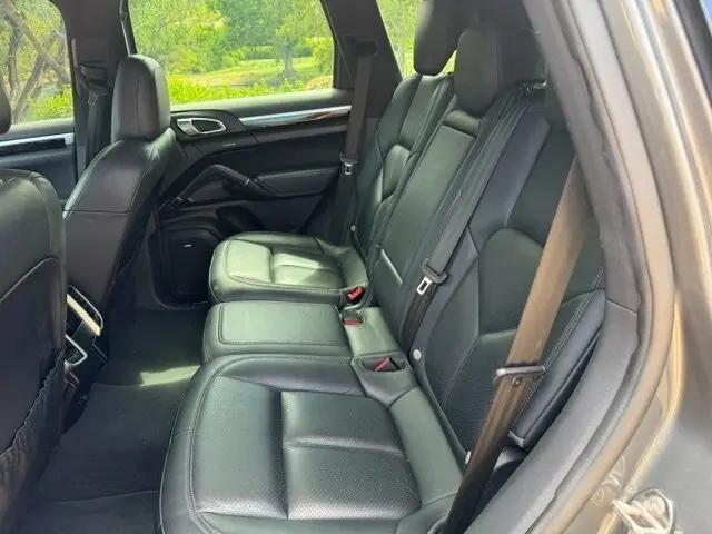 2016 Porsche Cayenne Cayenne