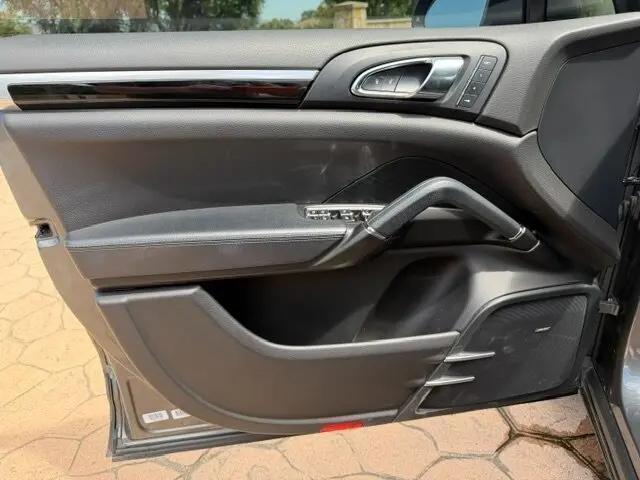 2016 Porsche Cayenne Cayenne