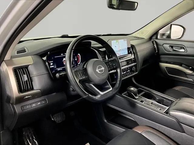 2023 Nissan Pathfinder Platinum FWD