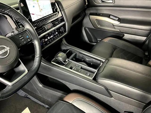 2023 Nissan Pathfinder Platinum FWD