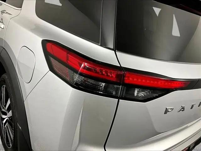 2023 Nissan Pathfinder Platinum FWD