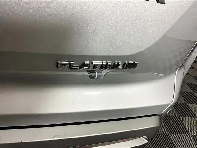 2023 Nissan Pathfinder Platinum FWD