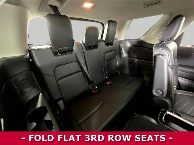 2023 Nissan Pathfinder Platinum FWD